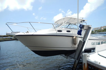 2005 Boston Whaler 305 Conquest  0 
