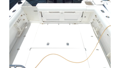 2005 Boston Whaler 305 Conquest  1 