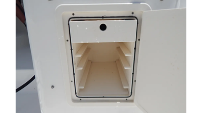 2005 Boston Whaler 305 Conquest  18 