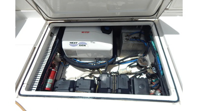 2005 Boston Whaler 305 Conquest  20 