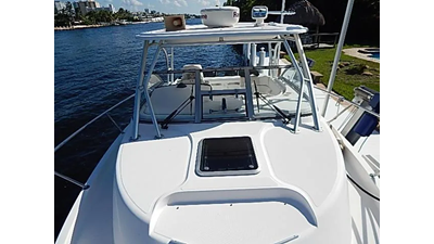 2005 Boston Whaler 305 Conquest  24 