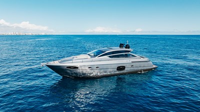 PLASTERED YACHT