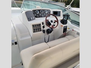 30' Chris Craft 2003 298 Express 9 
