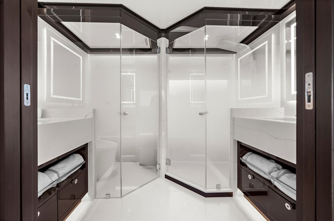 Master En-Suite Head