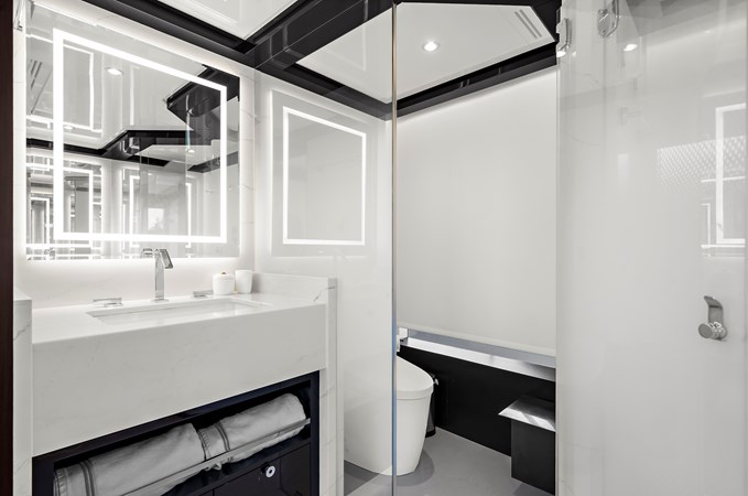 Master En-Suite Head