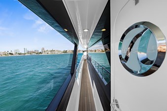 LA-LA-LA 24 Side Deck