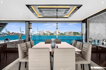 LA-LA-LA 32 DIning Room