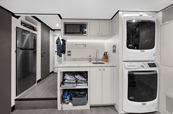 LA-LA-LA 114 Crew Quarters