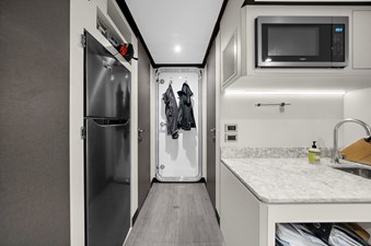 LA-LA-LA 115 Crew Quarters