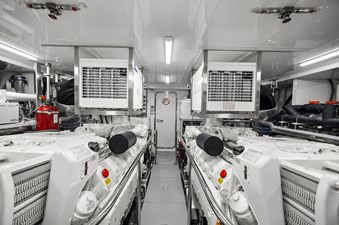 LA-LA-LA 118 Engine Room