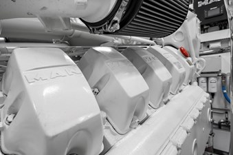 LA-LA-LA 125 Engine Room