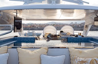 Solemates 15 Sun deck pool / jacuzzi