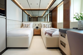 Solemates 50 Fwd stb guest cabin