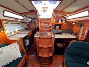 UNICORN 2 Companionway aft