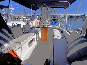 UNICORN 24 Cockpit Aft1