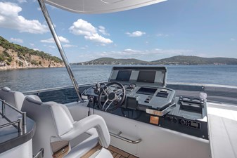 Sirena 60 8 Cockpit
