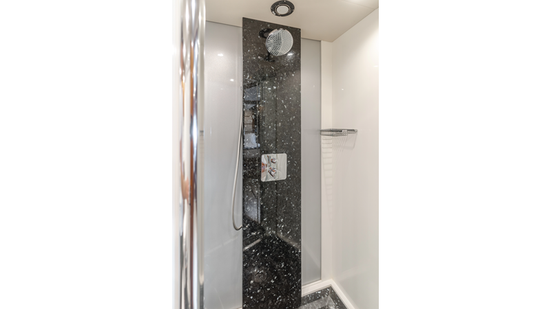 INDECENT PROPOSAL IV - Yacht zu verkaufen