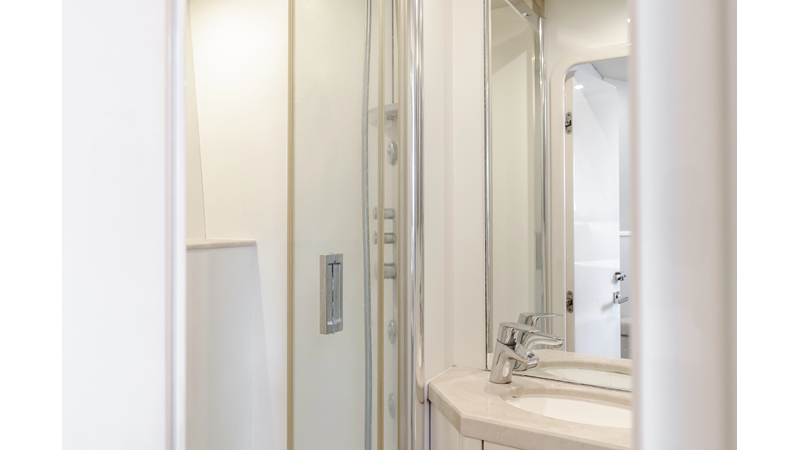 INDECENT PROPOSAL IV - Yacht zu verkaufen