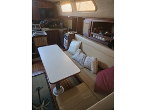 HELIOS 2 Port settee, galley