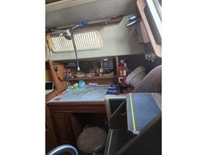 HELIOS 4 Nav station