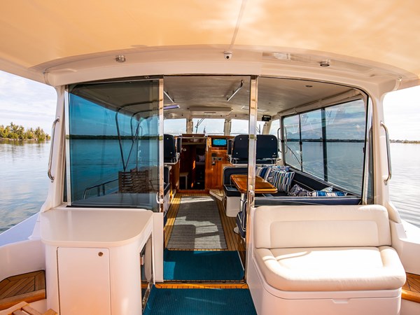 MJM 53z, Cockpit Forward