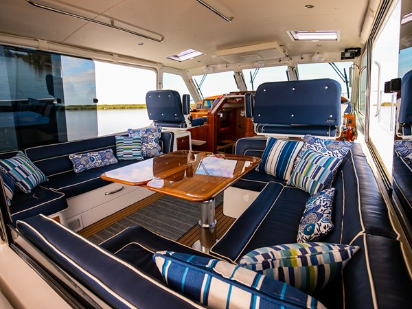 MJM 53z, Pilothouse Forward