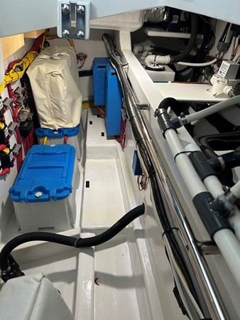 MJM 53z, Stbd Pilothouse Locker