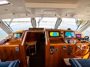 CI SEA 25 MJM 53z, Companionway