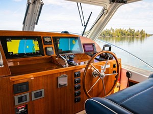 CI SEA 20 MJM 53z, Helm Station