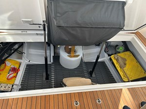 CI SEA 46 MJM 53z, Lazarette