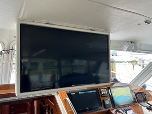 CI SEA 44 MJM 53z, Pilothouse Drop-down TV