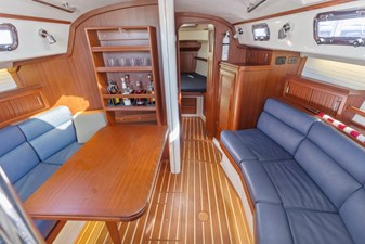 RESOLUTE 2 Salon Fwd