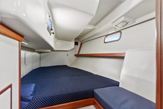 RESOLUTE 18 Cabin Aft