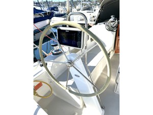 RESOLUTE 25 Cockpit Port Helm
