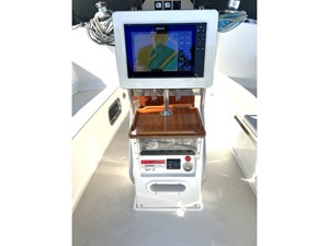 RESOLUTE 28 Cockpit Console