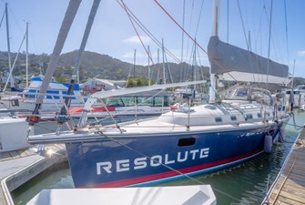 RESOLUTE 50 Dockside Port