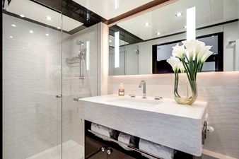 Dreams 64 VIP En-Suite Head