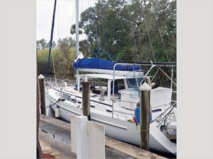 40' Beneteau 1999 Center Cockpit 12 
