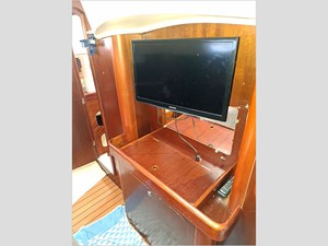 40' Beneteau 1999 Center Cockpit 28 