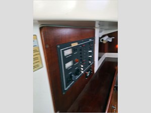 40' Beneteau 1999 Center Cockpit 30 