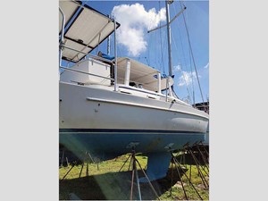 40' Beneteau 1999 Center Cockpit 41 