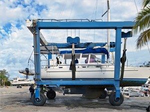 40' Beneteau 1999 Center Cockpit 59 