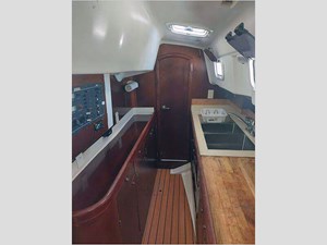 40' Beneteau 1999 Center Cockpit 78 