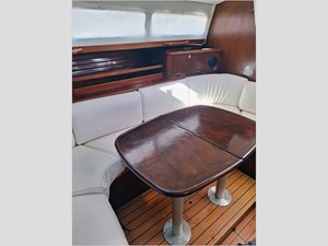 40' Beneteau 1999 Center Cockpit 84 