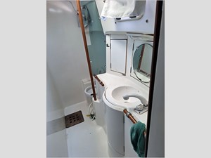40' Beneteau 1999 Center Cockpit 111 