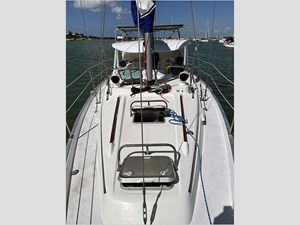 40' Beneteau 1999 Center Cockpit 132 