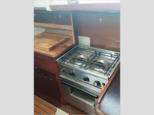 40' Beneteau 1999 Center Cockpit 144 