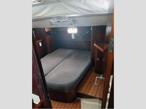 40' Beneteau 1999 Center Cockpit 147 