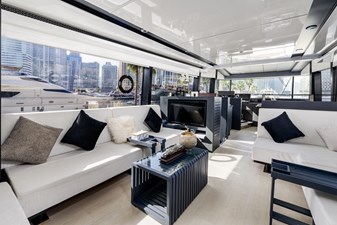 AL SULTAN 28 Main deck lounge
