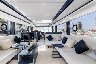 AL SULTAN 34 Main deck lounge